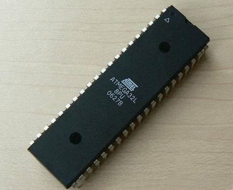 ATmega32 microcontroller